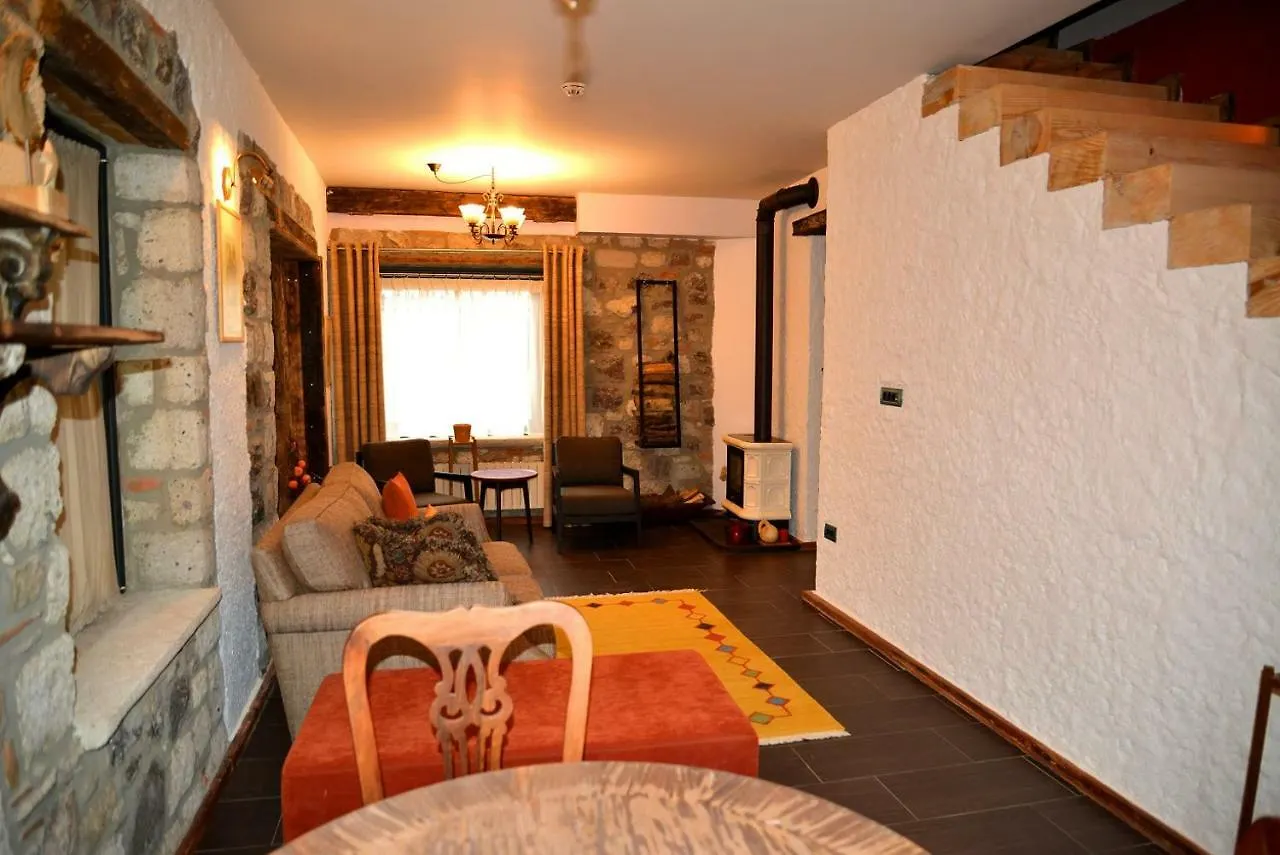 Alacati Suites 2*,
